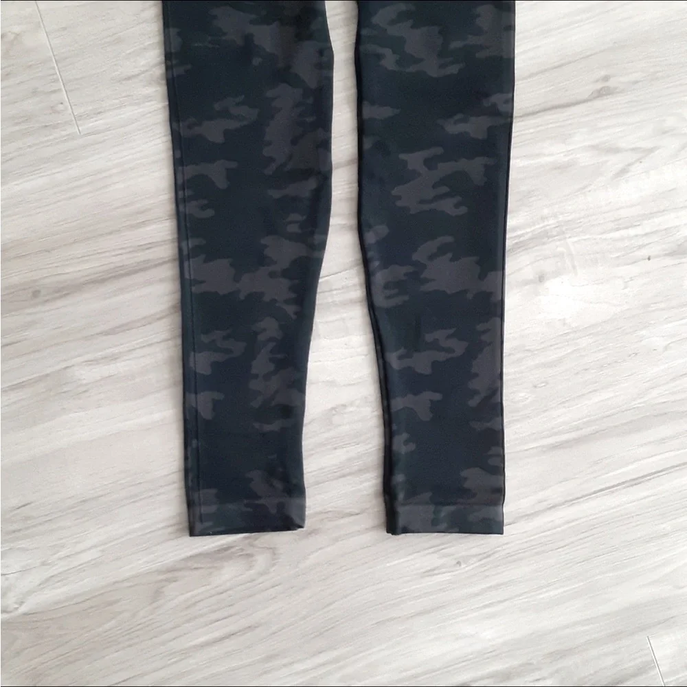SPANX Camo Women Leggings ( M ) - Picture 4 of 7